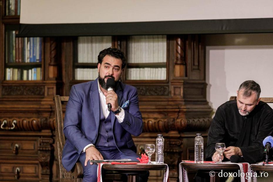 Moment din Dezbatere publică în cadrul IBMF - „Cântărețul bisericesc în actualitate” / Foto: Oana Nechifor