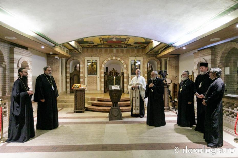 Noii doctori au depus jurământul de credință față de Biserica Ortodoxă în Paraclisul „Ecclesia” / Foto: Pr. Silviu Cluci