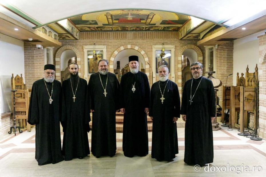 Noii doctori au depus jurământul de credință față de Biserica Ortodoxă în Paraclisul „Ecclesia” de la subsolul Catedralei Mitropolitane / Foto:  Pr. Silviu Cluci