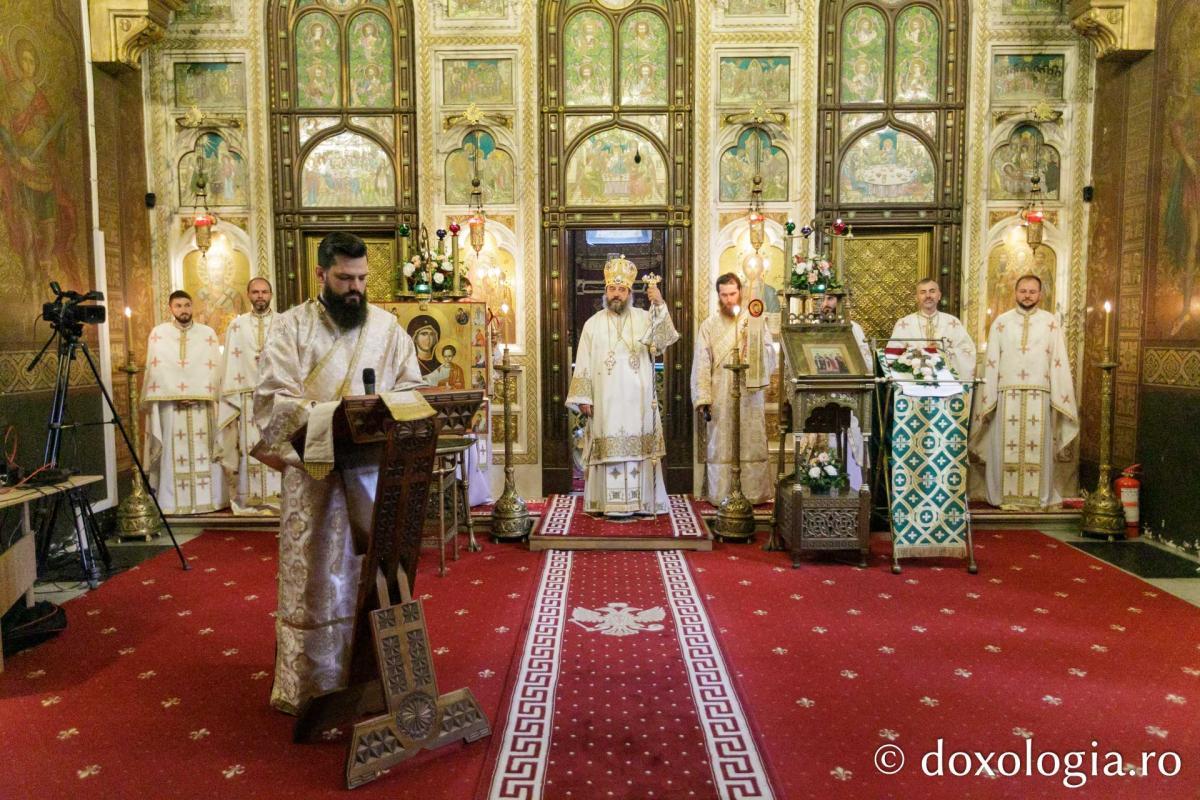Liturghie Arhierească în debutul celei de-a șasea ediții a Festivalului de Muzică Bizantină de la Iași / Foto: pr. Silviu Cluci